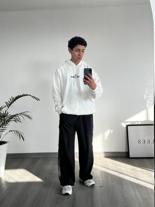 POLERA OVERSIZE FIT CON DISEÑO